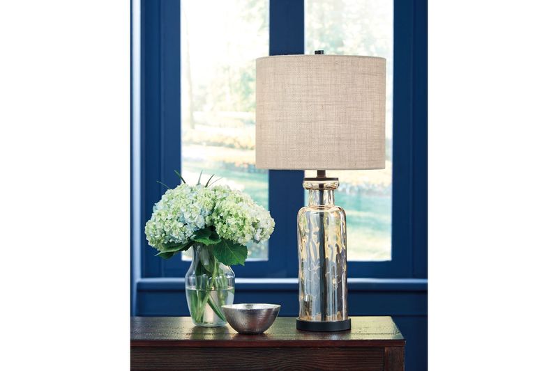 Laurentia Table Lamp in Champagne, Image 2