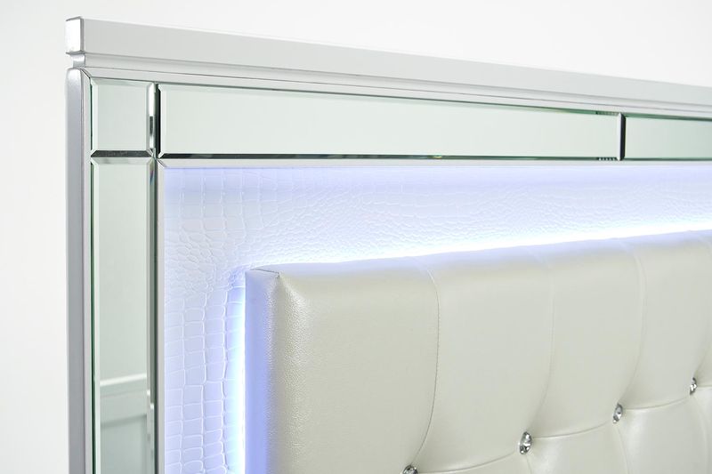 Valentino Panel Bed in White, California King, Image 4