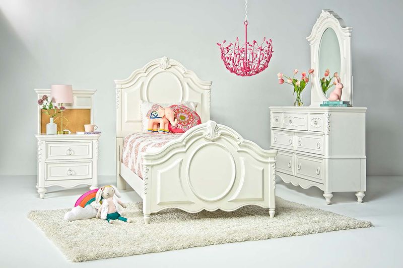 Sweetheart Panel Bed, Dresser & Mirror in White, Twin, Image 1