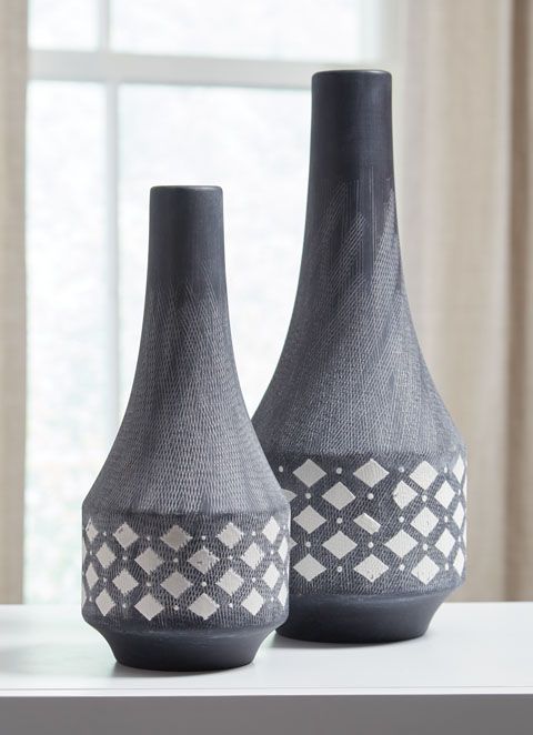 Dornitilla Vases in Black & White, Set of 2, Image 2