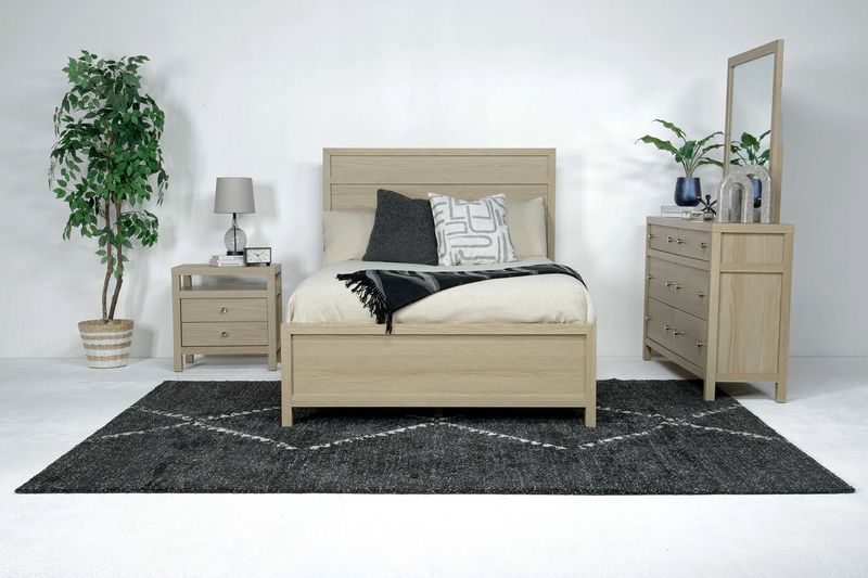 Merrifield Dresser, Styled