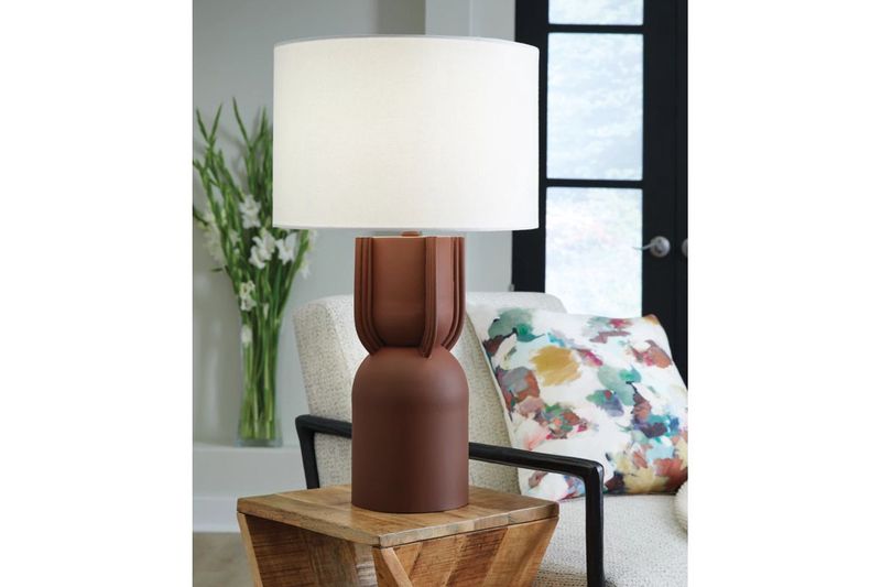 Rowandale Lamp, Styled