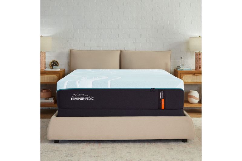 Tempur Pedic Tempur Luxe Adapt, Styled