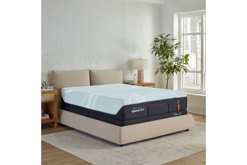 Tempur Pedic Tempur Luxe Adapt, Styled