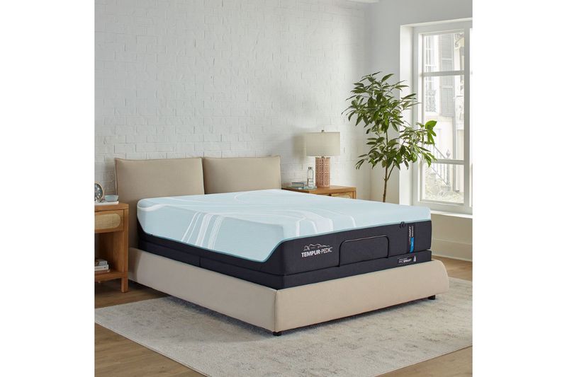 Tempur Pedic Tempur Luxe Adapt, Styled