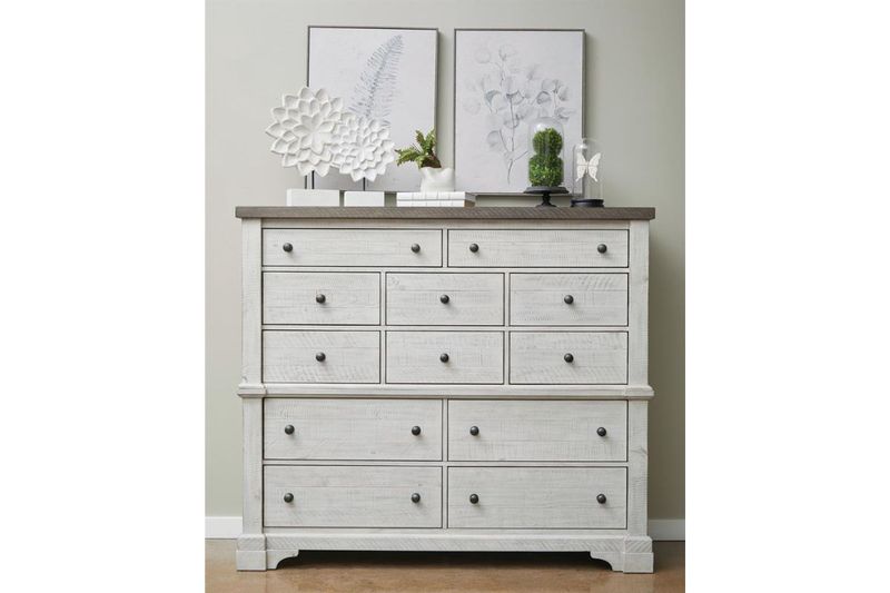 Valley Ridge Mirror, Styled