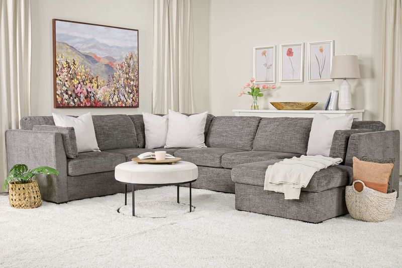 Vivian Full Pullout Tux Chaise, Styled