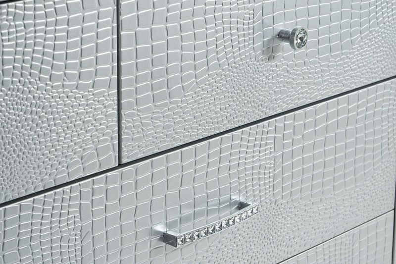 Valentino Dresser in Silver, Image 4
